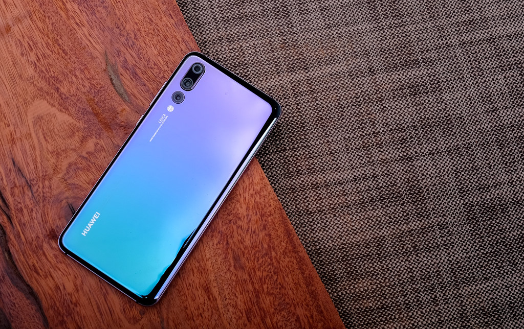 Ảnh thực tế ‘quái vật’ Huawei P20 Pro vừa trình làng